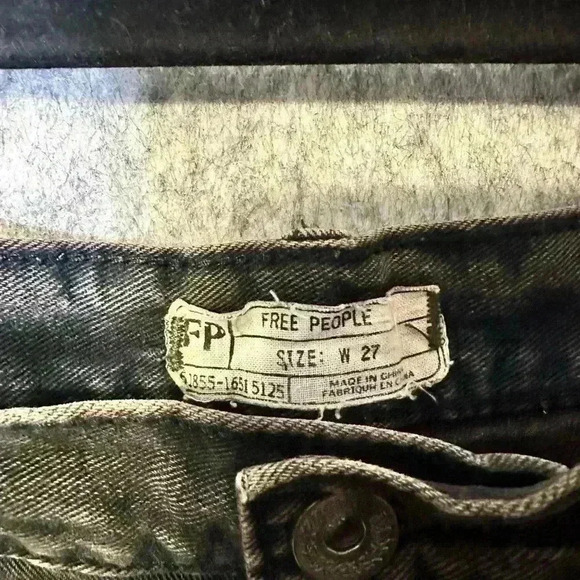 Free People Denim Cut Off Shorts - Size 27 - Picture 5 of 5